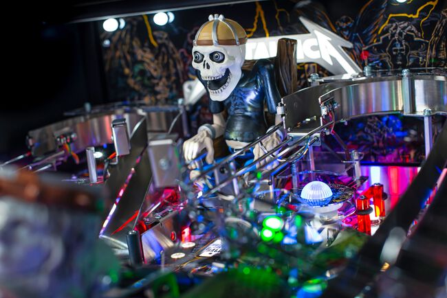 Stern Pinball x Metallica Remastered - 2024 Premium Model, 